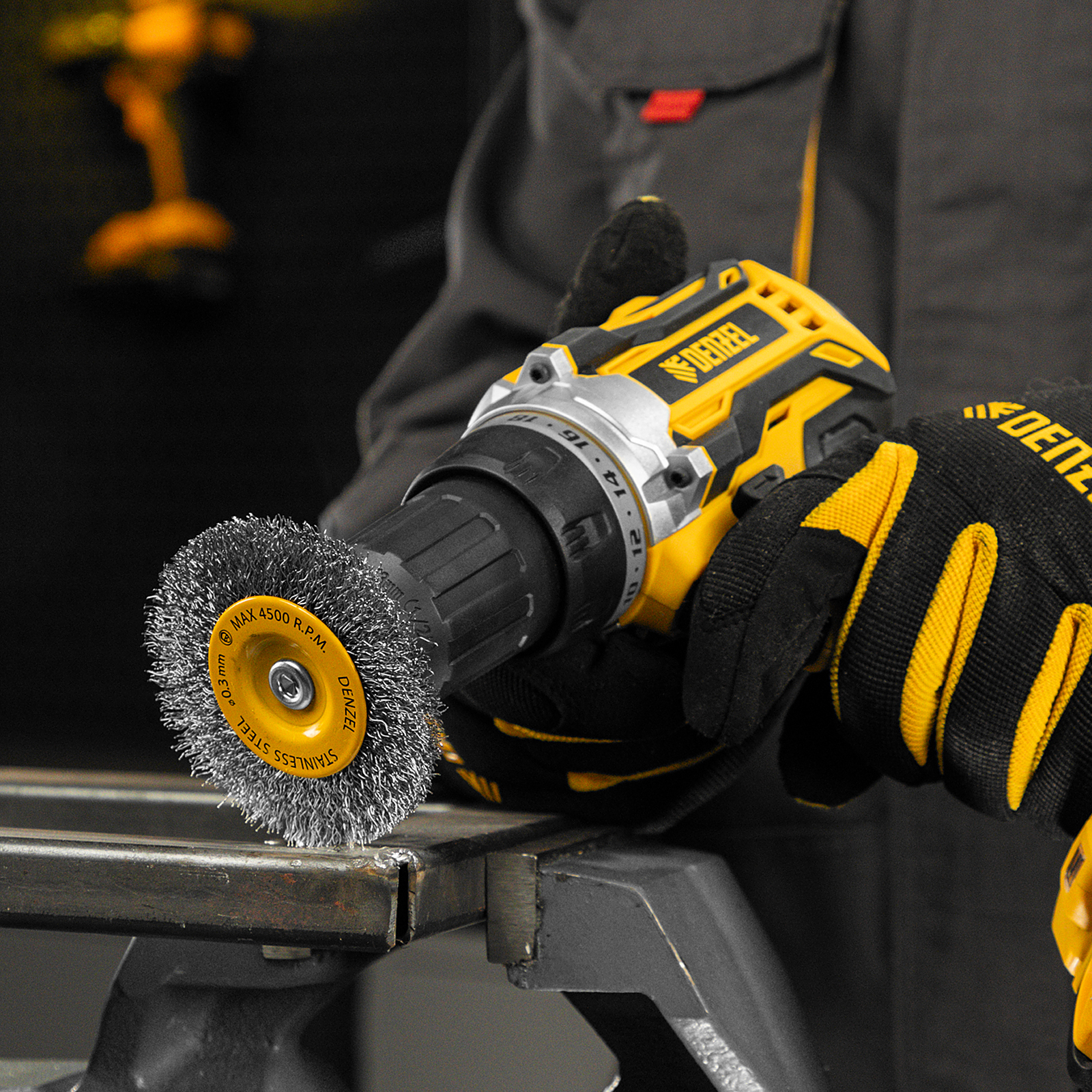 Щетка для дрели, 75 мм, Плоская, со шпилькой, нержавеющая витая проволока Denzel