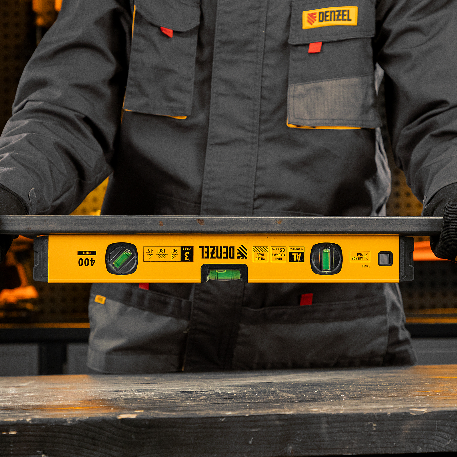 Уровень алюминиевый, магнит., фрезерованный, 3 глазка (1 зеркал.), 0,5 мм/м, 400 мм Denzel