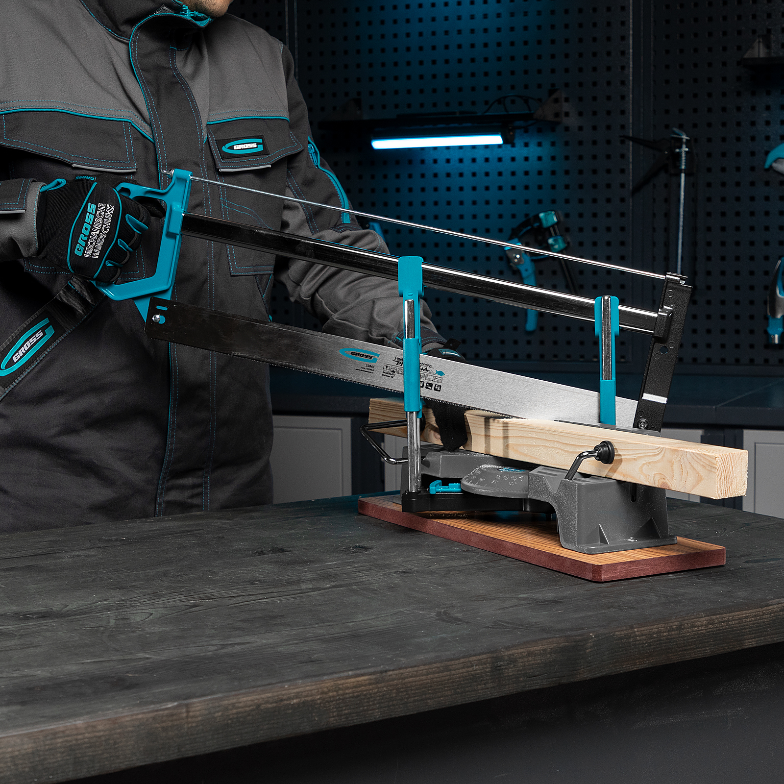 Стусло прецизионное, пила 550 мм, две прижимные струбцины Gross