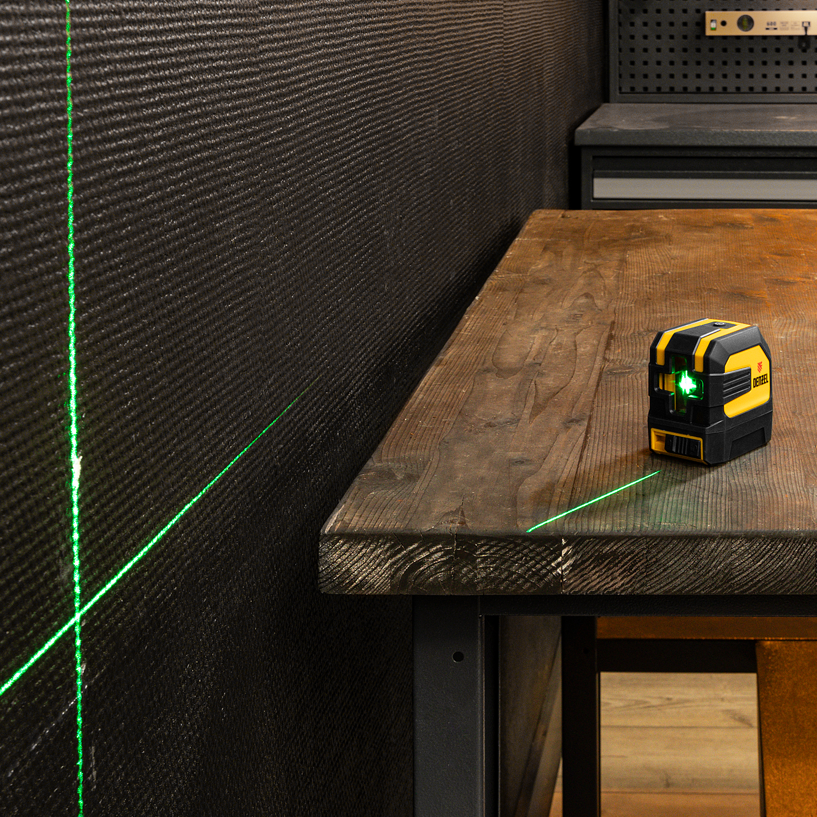 Лазерный уровень LX 03 Green, 30 м, 520 нм, резьба 1/4" Denzel