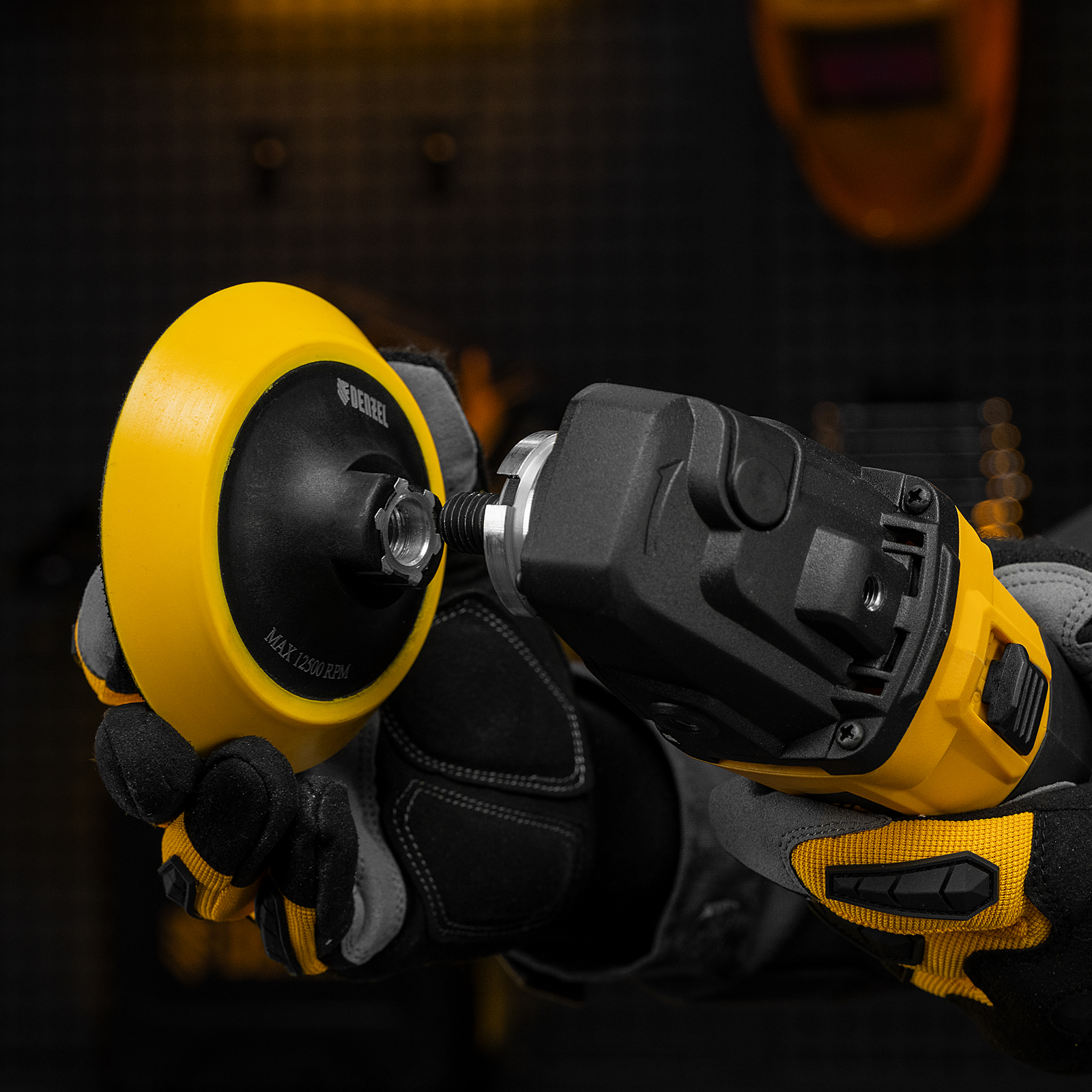 Тарелка опорная для дрели и УШМ с липучкой, 115 мм, мягкая, с адаптером c М14 на d8 Denzel