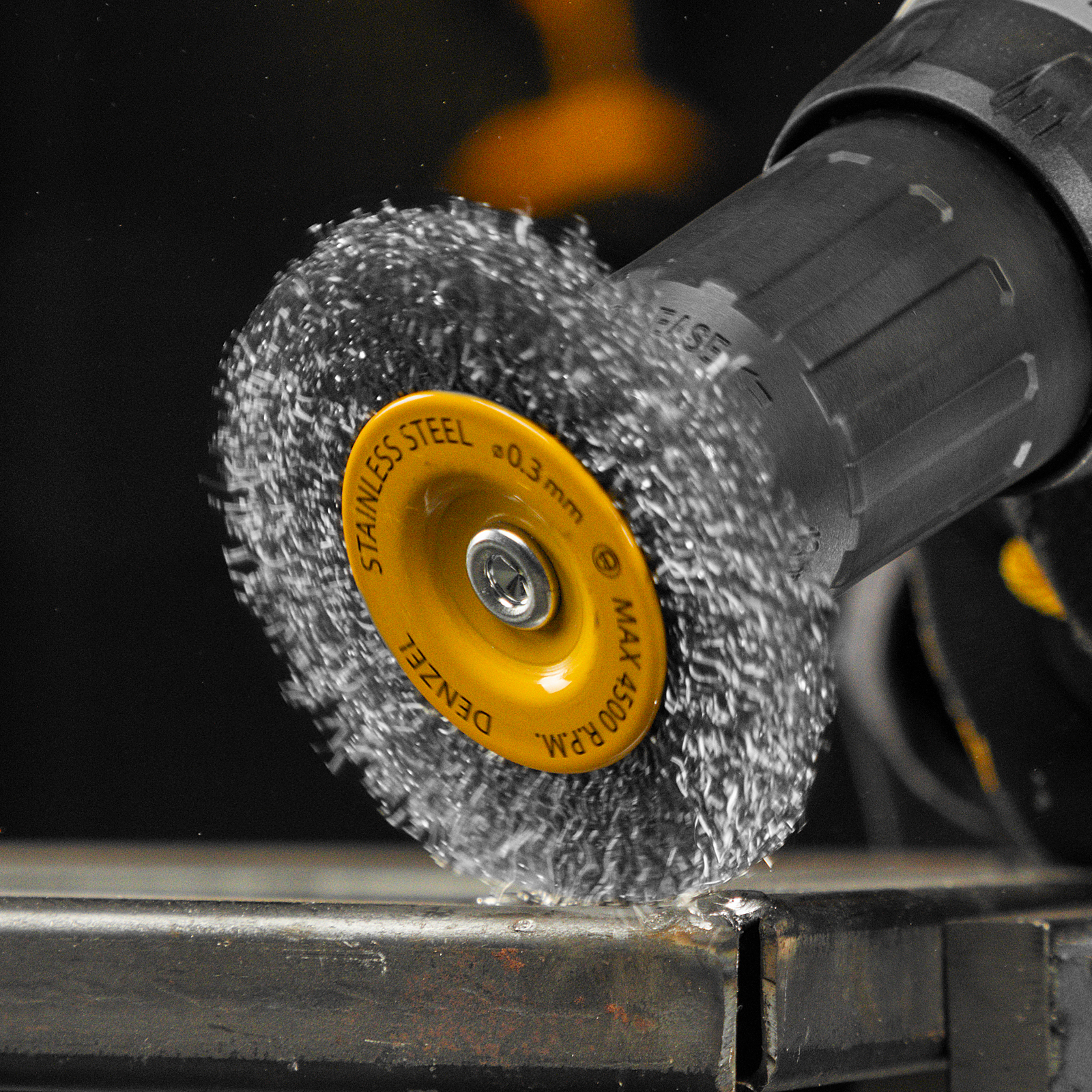 Щетка для дрели, 75 мм, Плоская, со шпилькой, нержавеющая витая проволока Denzel