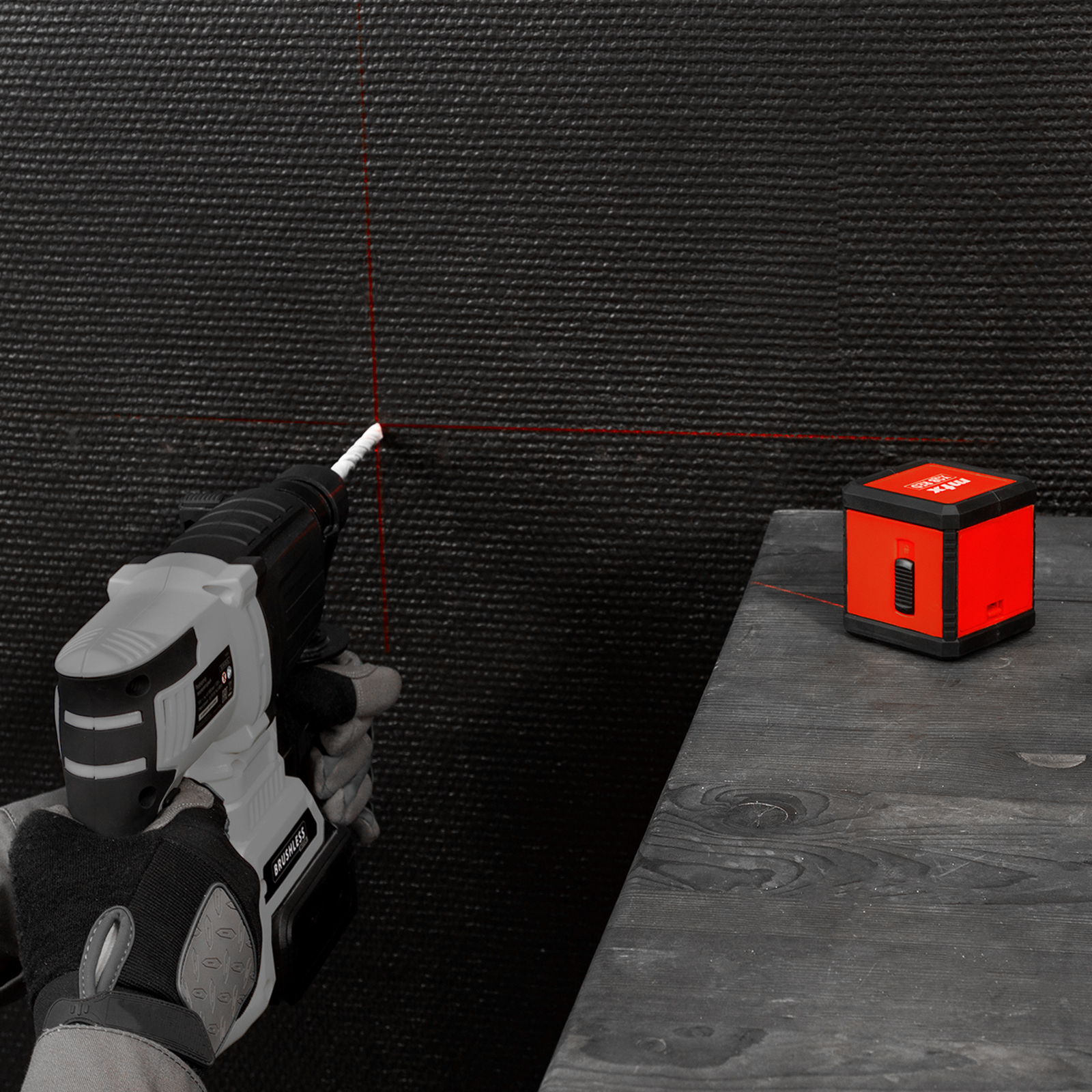 Лазерный уровень XQB RED Basic SET, 10 м, красный луч, батарейки, резьба 1/4" MTX