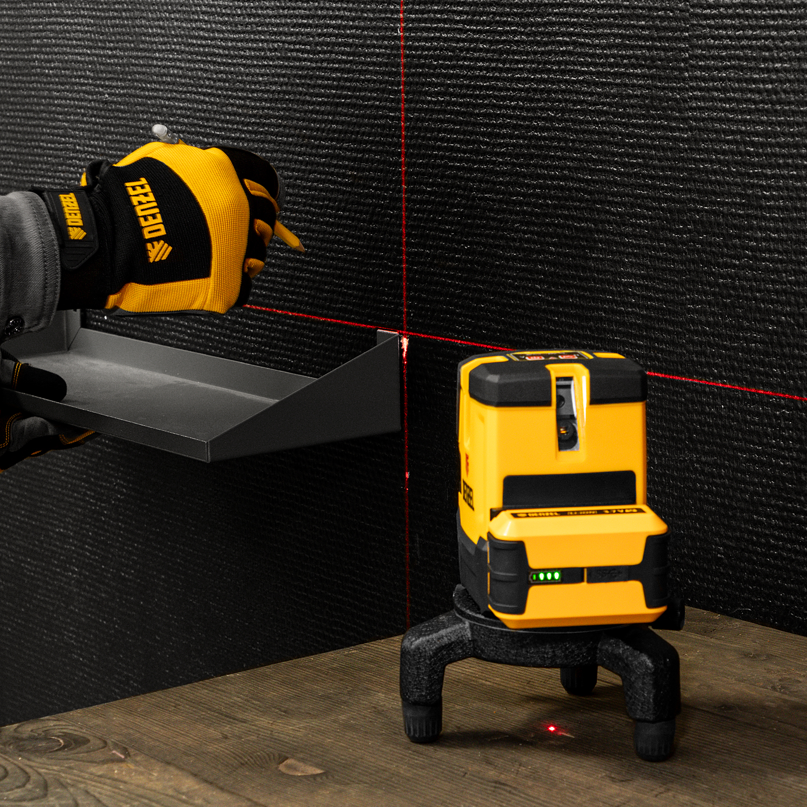 Лазерный уровень LX 05 Red, 20 м, 635 нм, аккумулятор Li 5200 mAh, резьба 5/8" Denzel