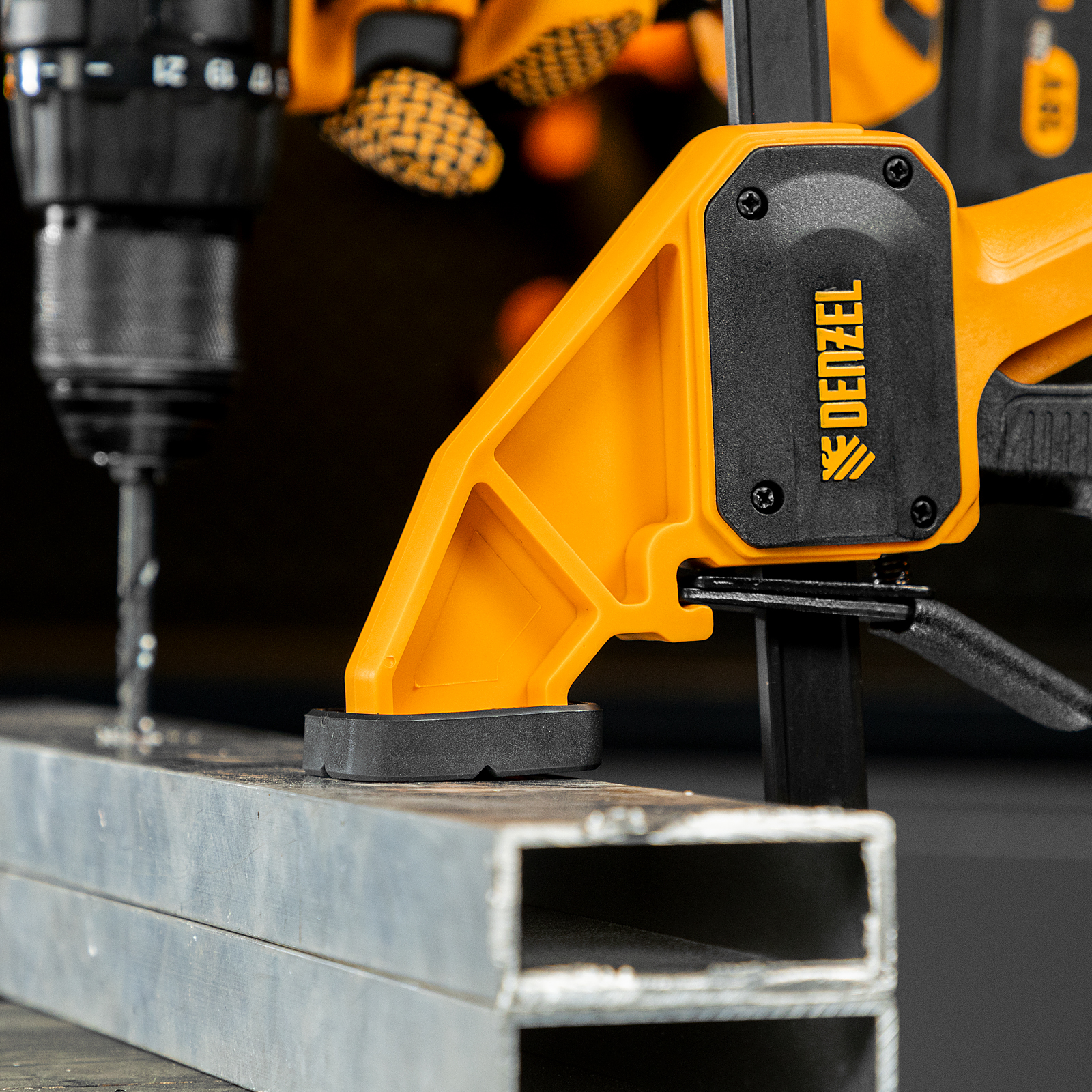 Струбцина F-образная, быстрозажимная, 300 х 80 мм, усиленный нейлоновый корпус Denzel