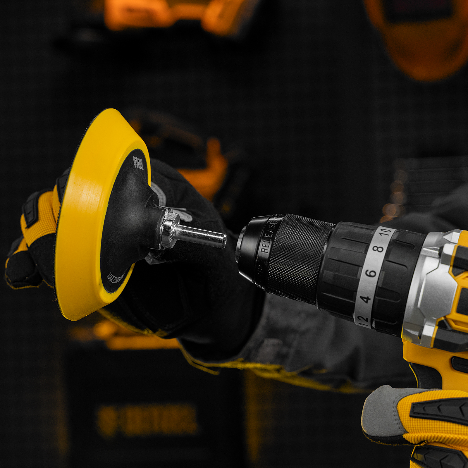 Тарелка опорная для дрели и УШМ с липучкой, 115 мм, мягкая, с адаптером c М14 на d8 Denzel