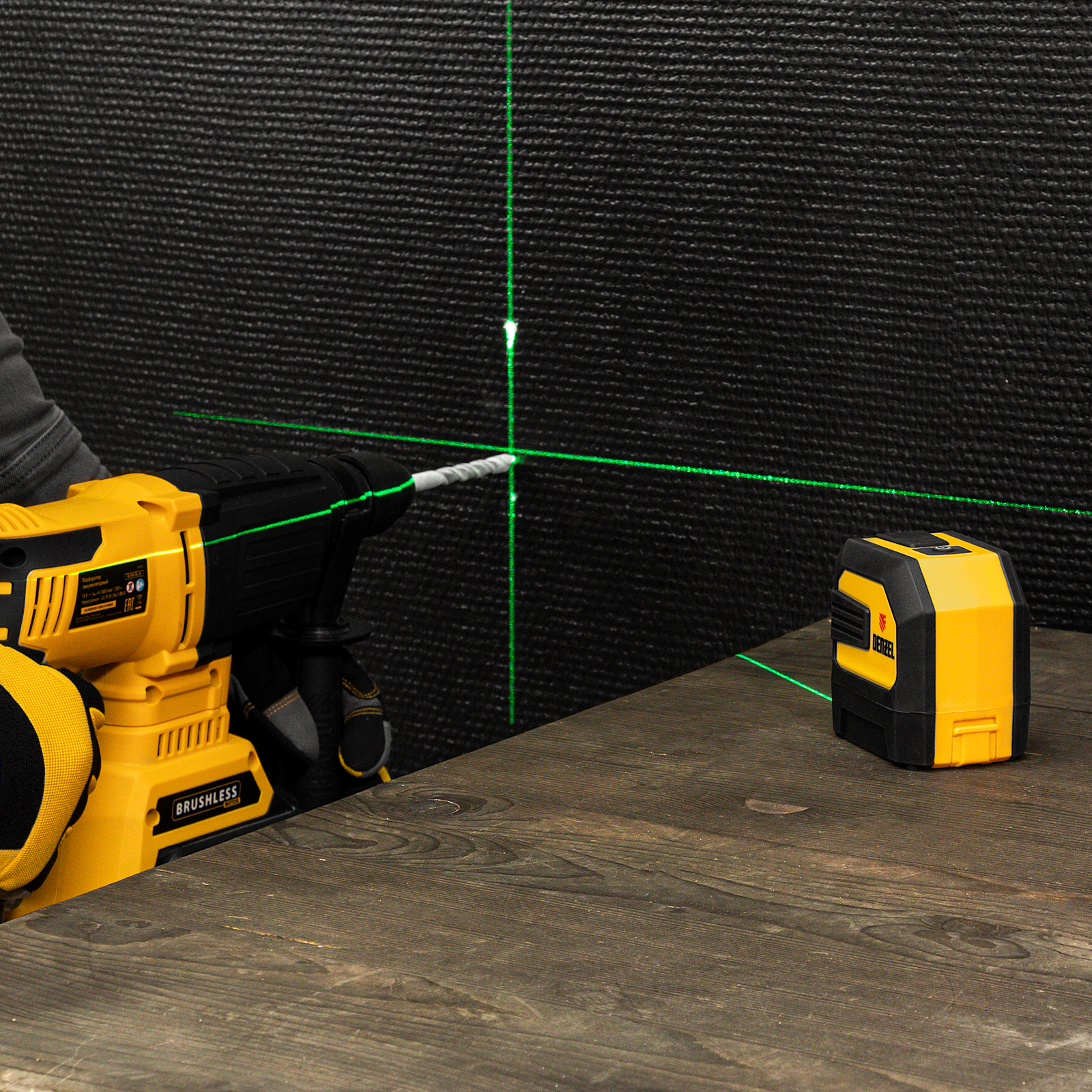 Лазерный уровень LX 03 Green, 30 м, 520 нм, резьба 1/4" Denzel