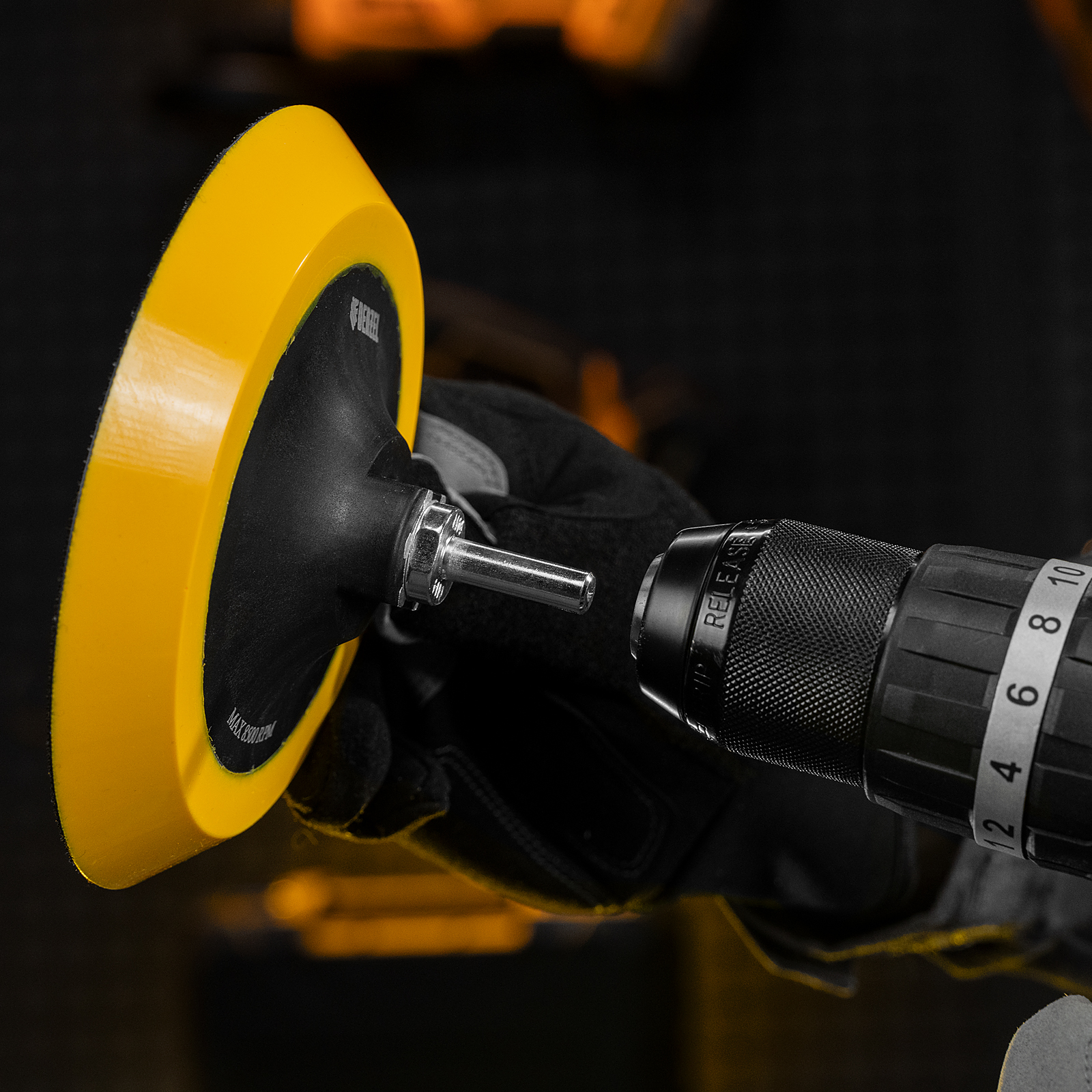 Тарелка опорная для дрели и УШМ с липучкой, 150 мм, мягкая, с адаптером c М14 на d8 Denzel