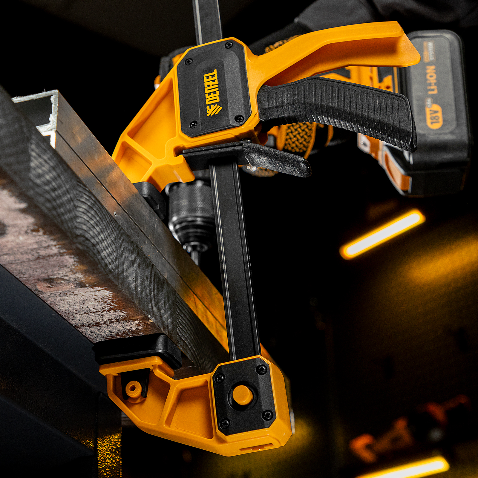 Струбцина F-образная, быстрозажимная, 300 х 80 мм, усиленный нейлоновый корпус Denzel