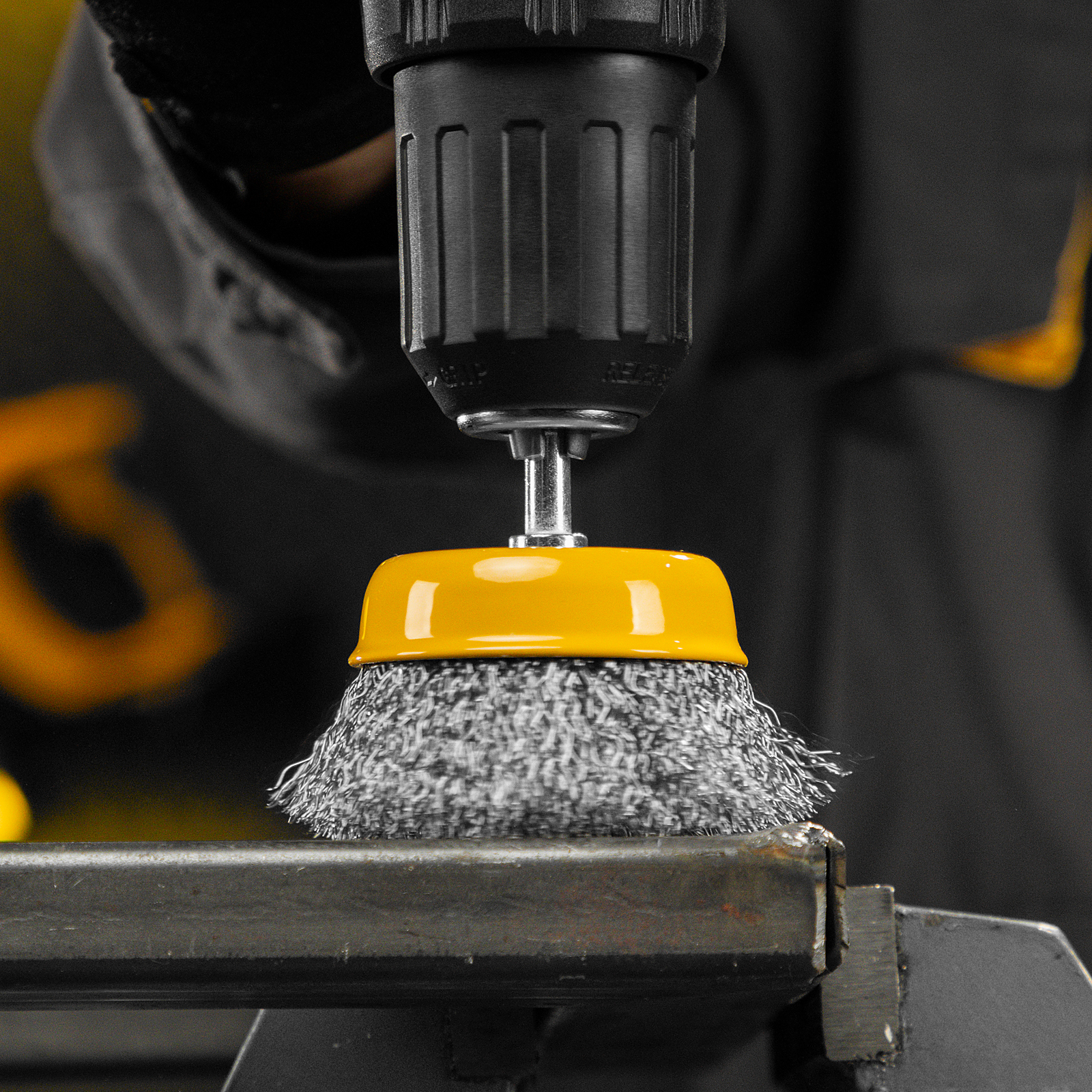 Щетка для дрели, 75 мм, Чашка, со шпилькой, нержавеющая витая проволока Denzel